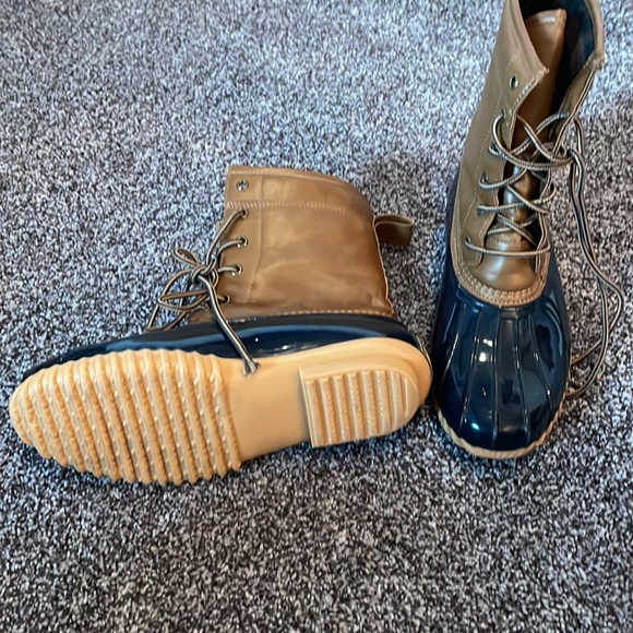 Boots - Picture 2 of 3